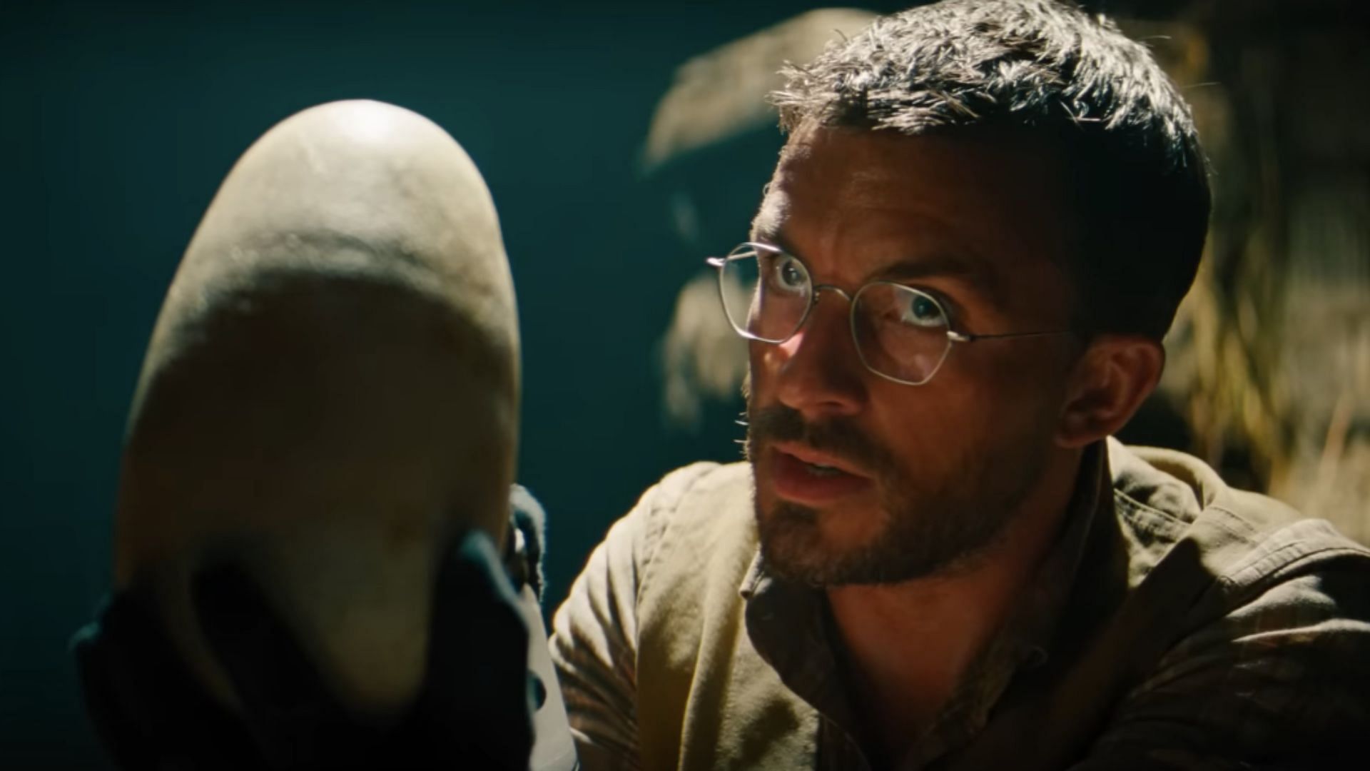 Bailey plays Dr. Alan Grant's student (Image via YouTube/ Universal Pictures)
